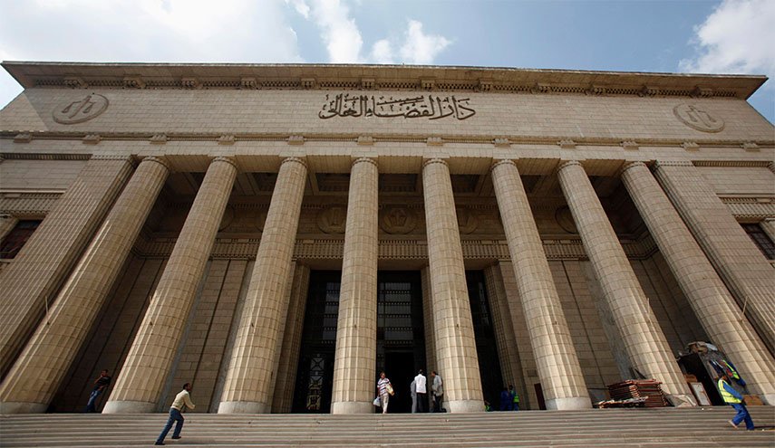 القاء القبض على مسؤولين محليين بالجرم المشهود في مصر