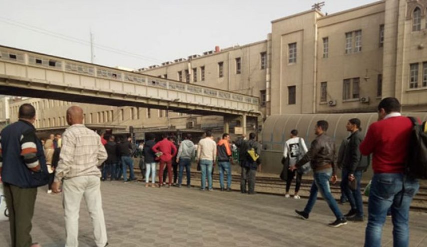 مصر محطةالقاهرة تشهدحادث جديدقطار يدهس رجل ا وامرأة