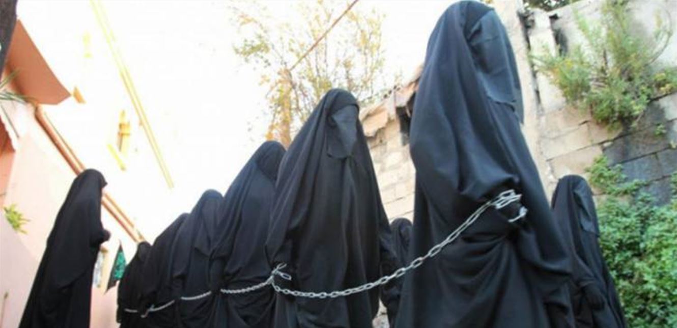 هكذا تتلقى نساء داعش حوالات المساعدات